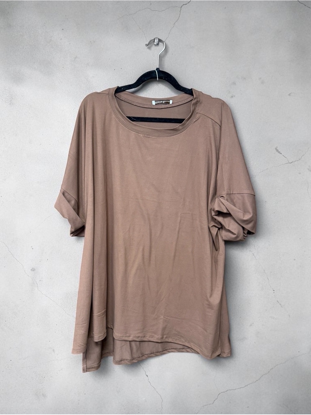 Relaxed Short-Sleeve Women’s Top with Shorts Set